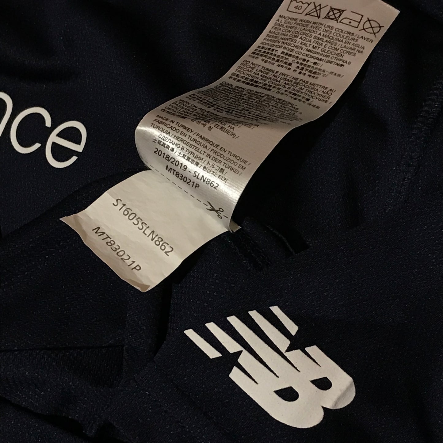 New Balance Dubai Run Club Centre Spellout t shirt