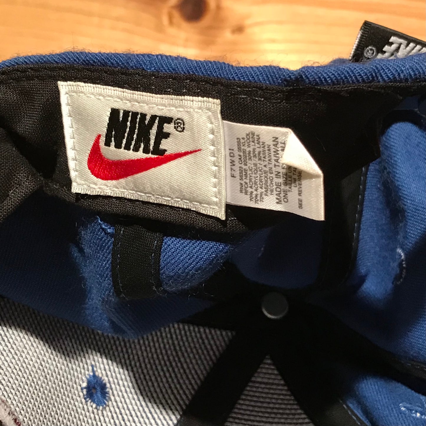 90s Nike Outlined Centre Swoosh And Spellout cap