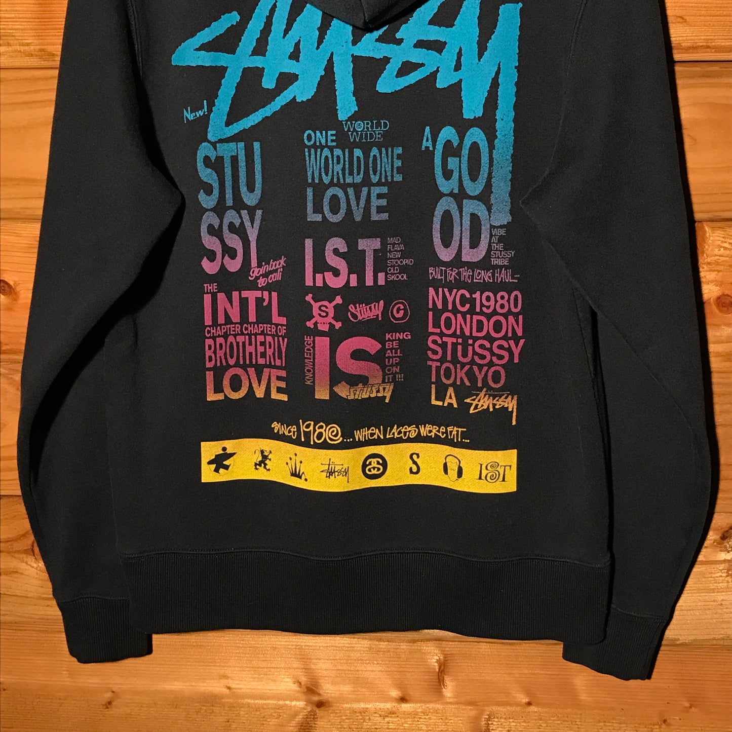 Stüssy NYTLA Gradient Script Spellout hoodie