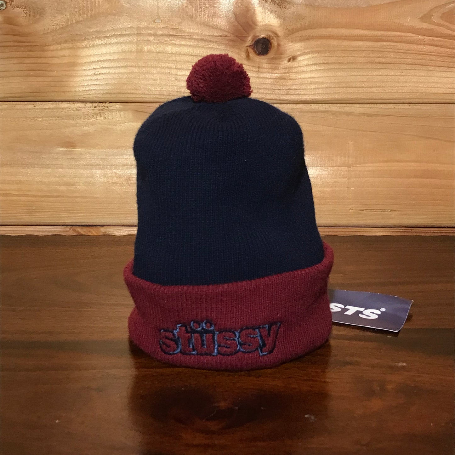 Stüssy W-Man Spellout pom beanie