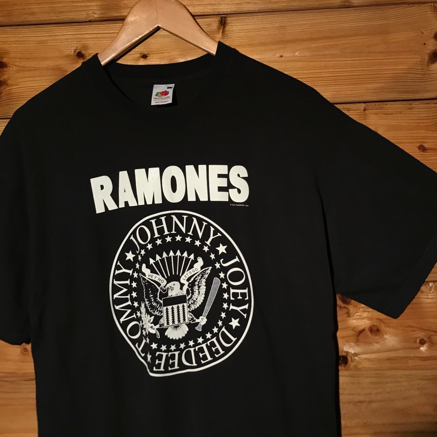 2005 Ramones Seal Stamp Spellout t shirt