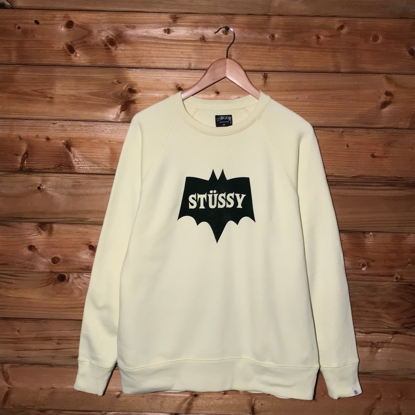 Stüssy Bat Symbol Spellout sweatshirt