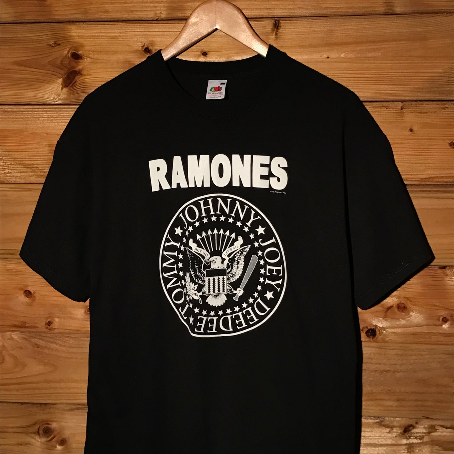 2005 Ramones Seal Stamp Spellout t shirt