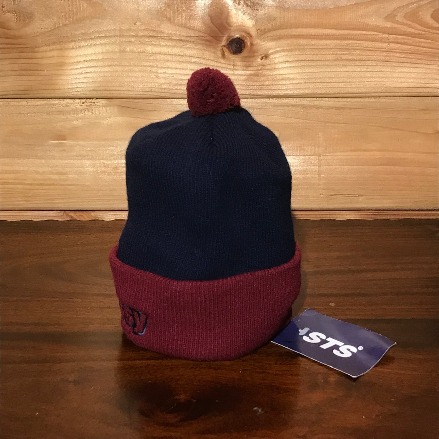 Stüssy W-Man Spellout pom beanie