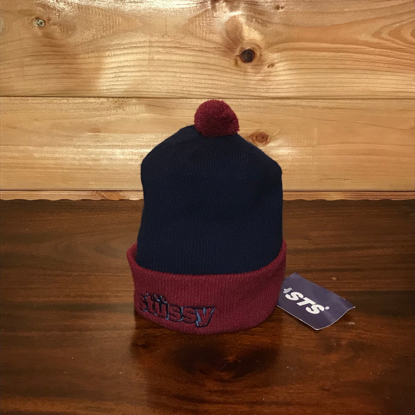 Stüssy W-Man Spellout pom beanie