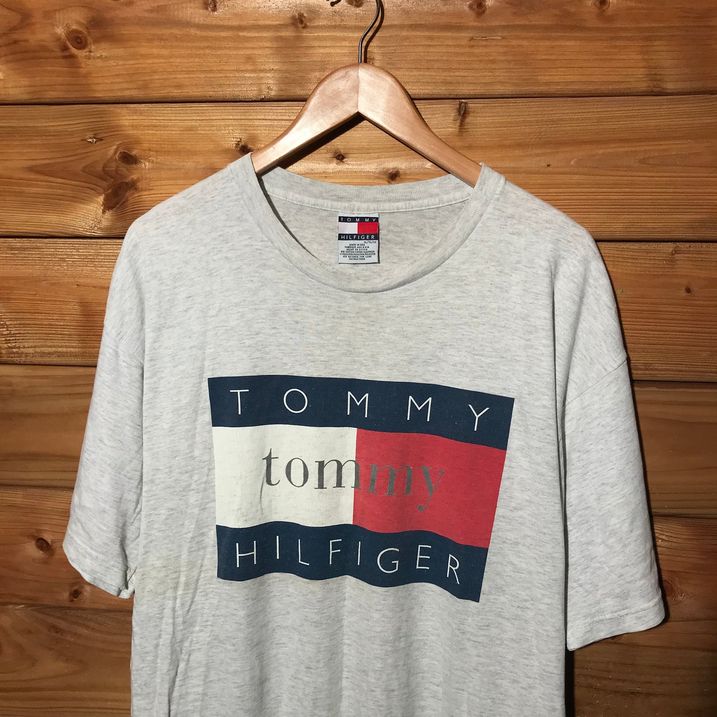 90s Tommy Hilfiger Flag Spellout t shirt