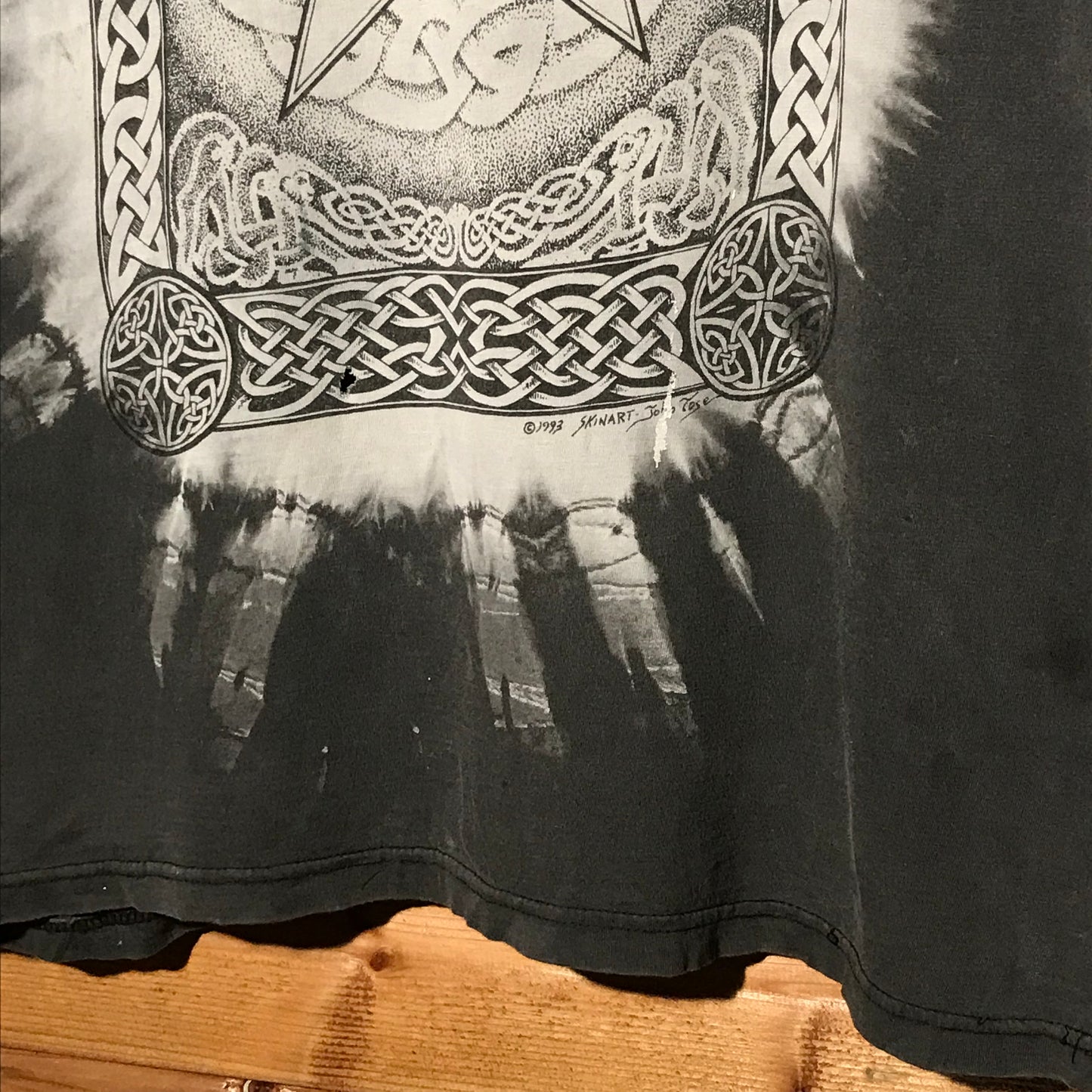 1993 Skinart Celtic Design t shirt