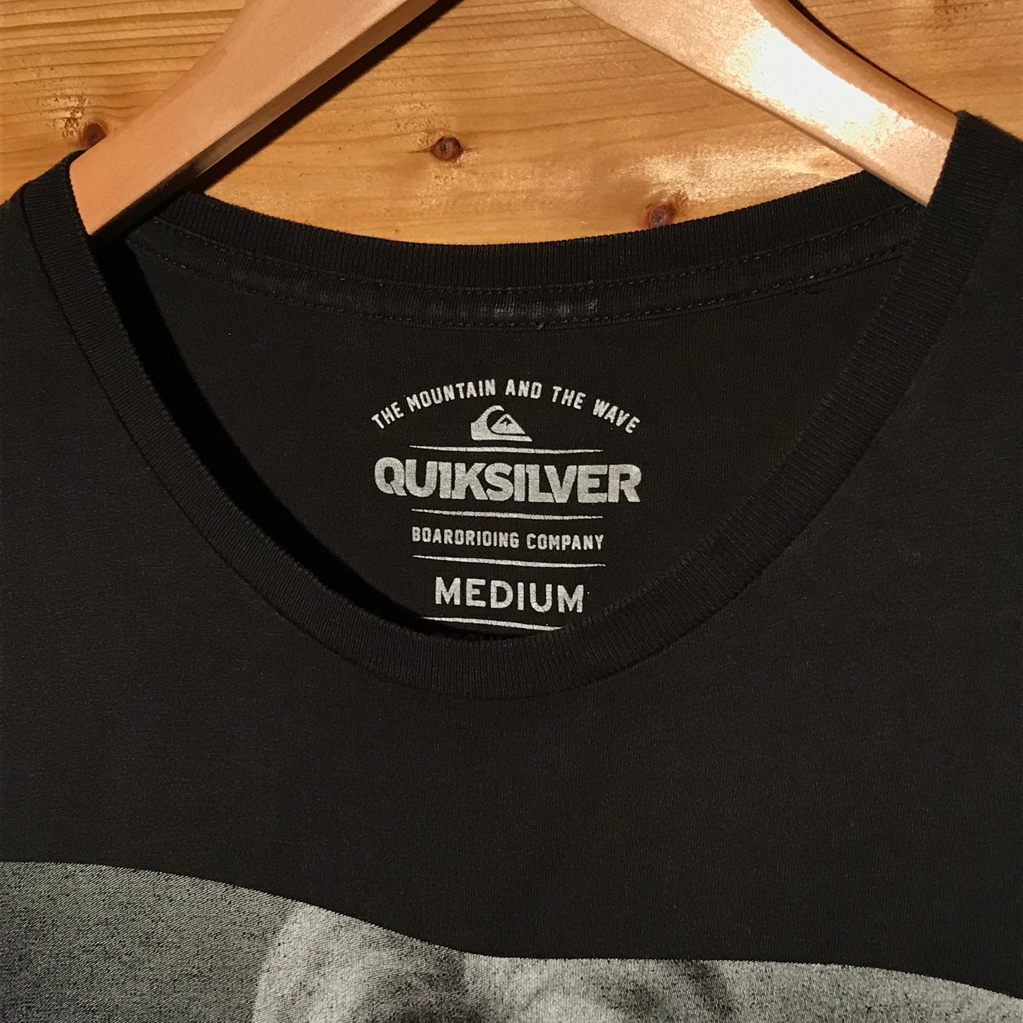 Quiksilver Rainbow Surfboard Photo t shirt