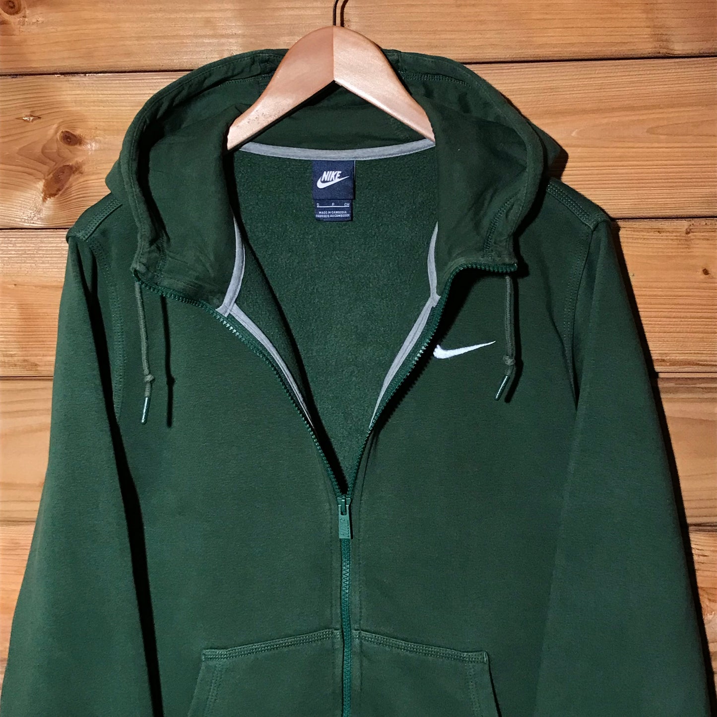 2007 Nike Essentials zip up hoodie