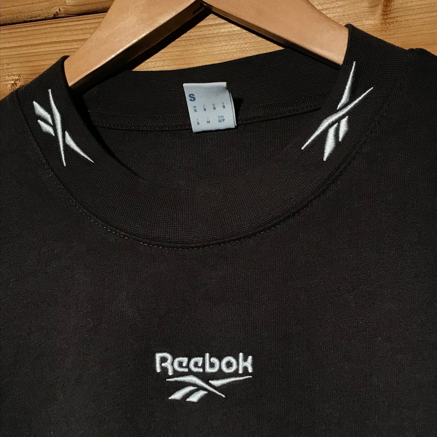 Reebok Centre Spellout long sleeve t shirt