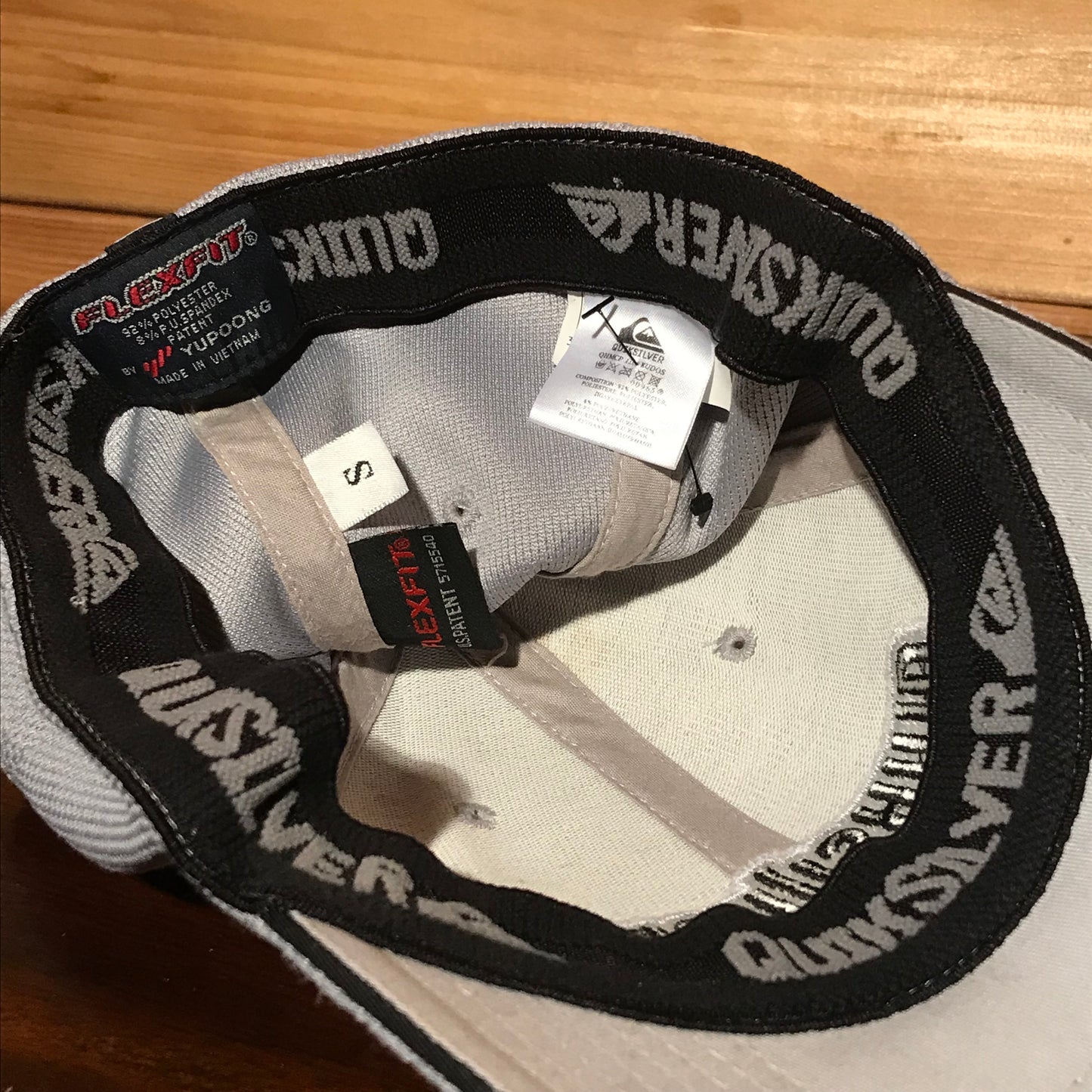 Quiksilver Centre Spellout Flexfit cap