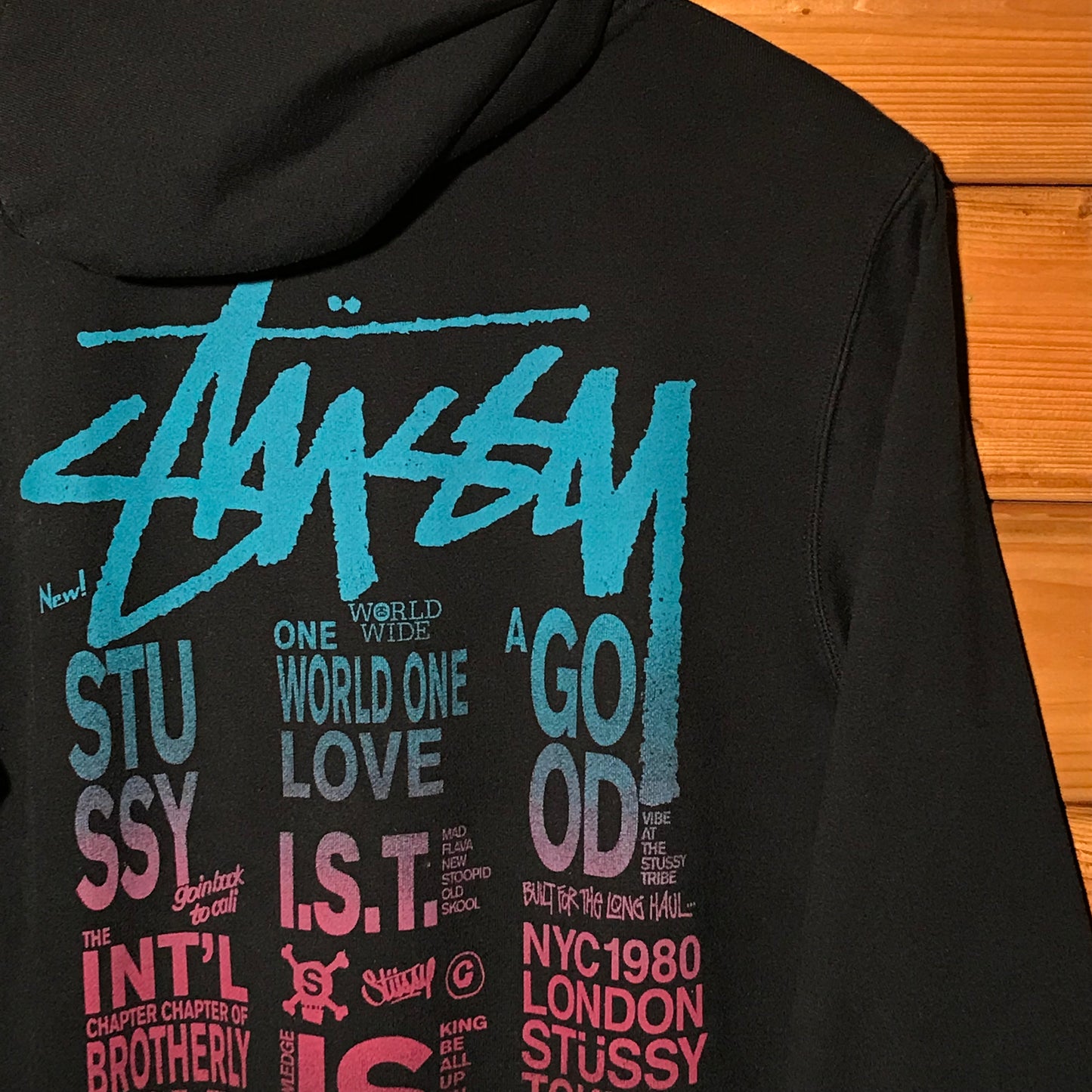 Stüssy NYTLA Gradient Script Spellout hoodie