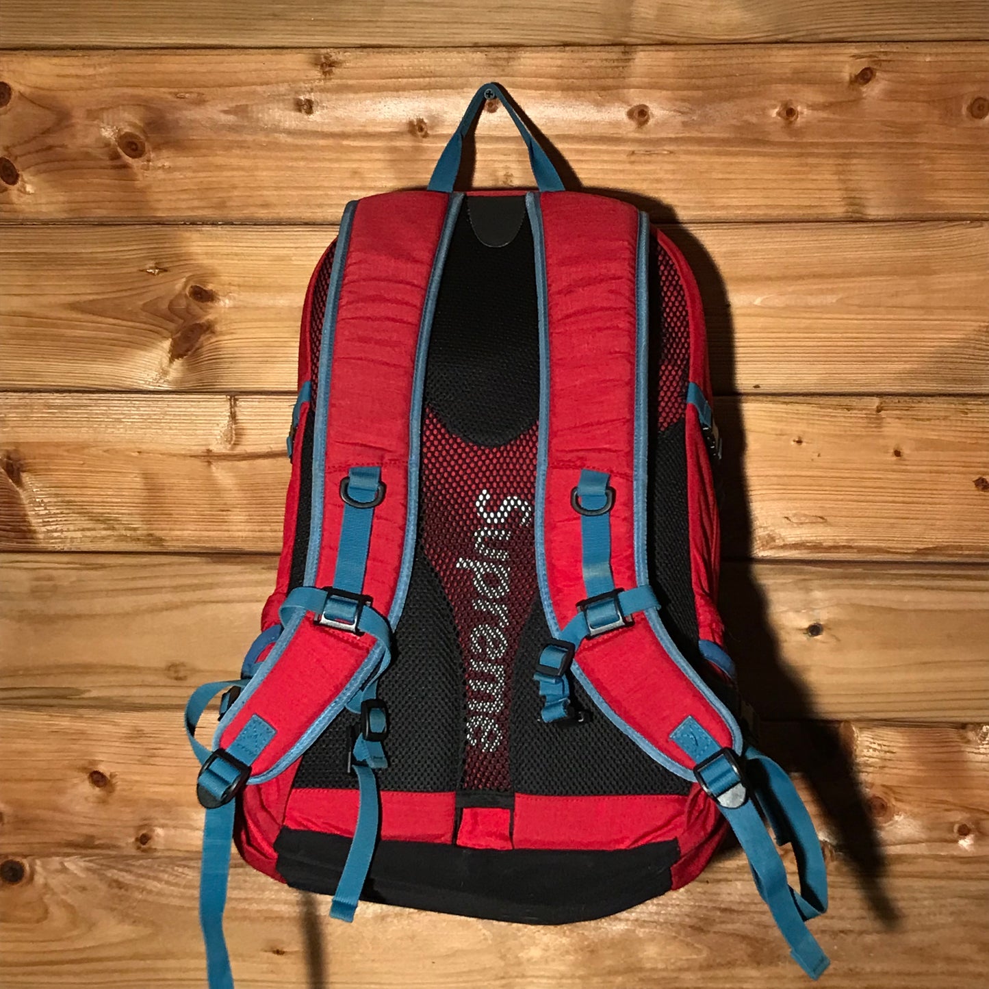 2010 Supreme Guide 28 backpack bag