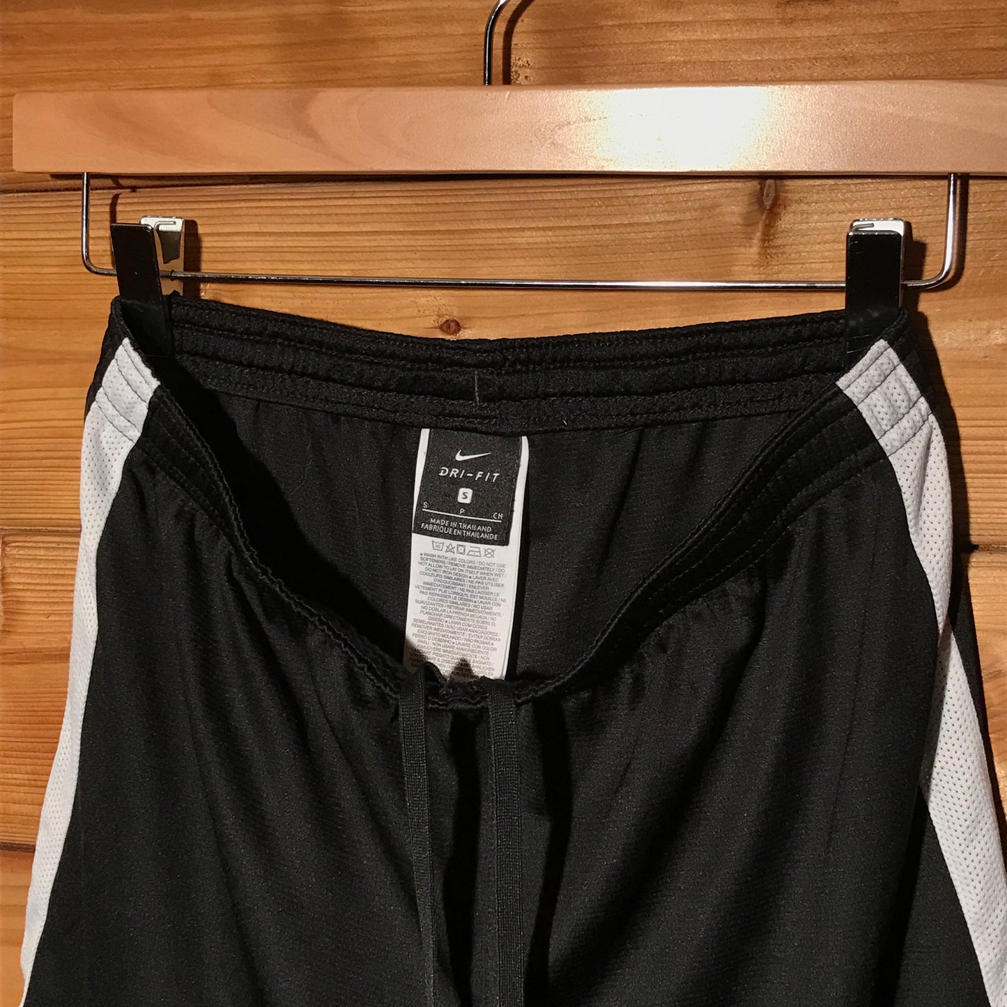 Nike Drifit Outline Swoosh shorts