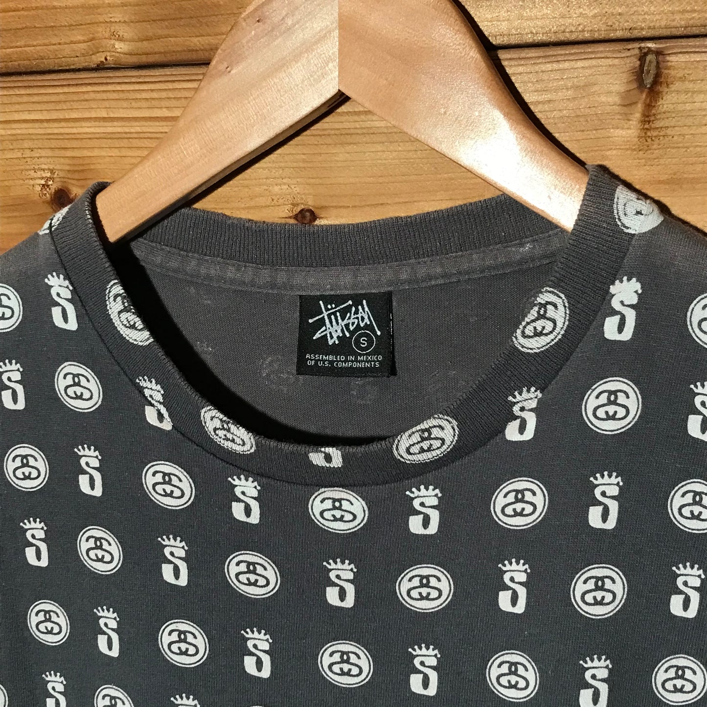 Stüssy Crown and Link Logo Monogram AOP t shirt