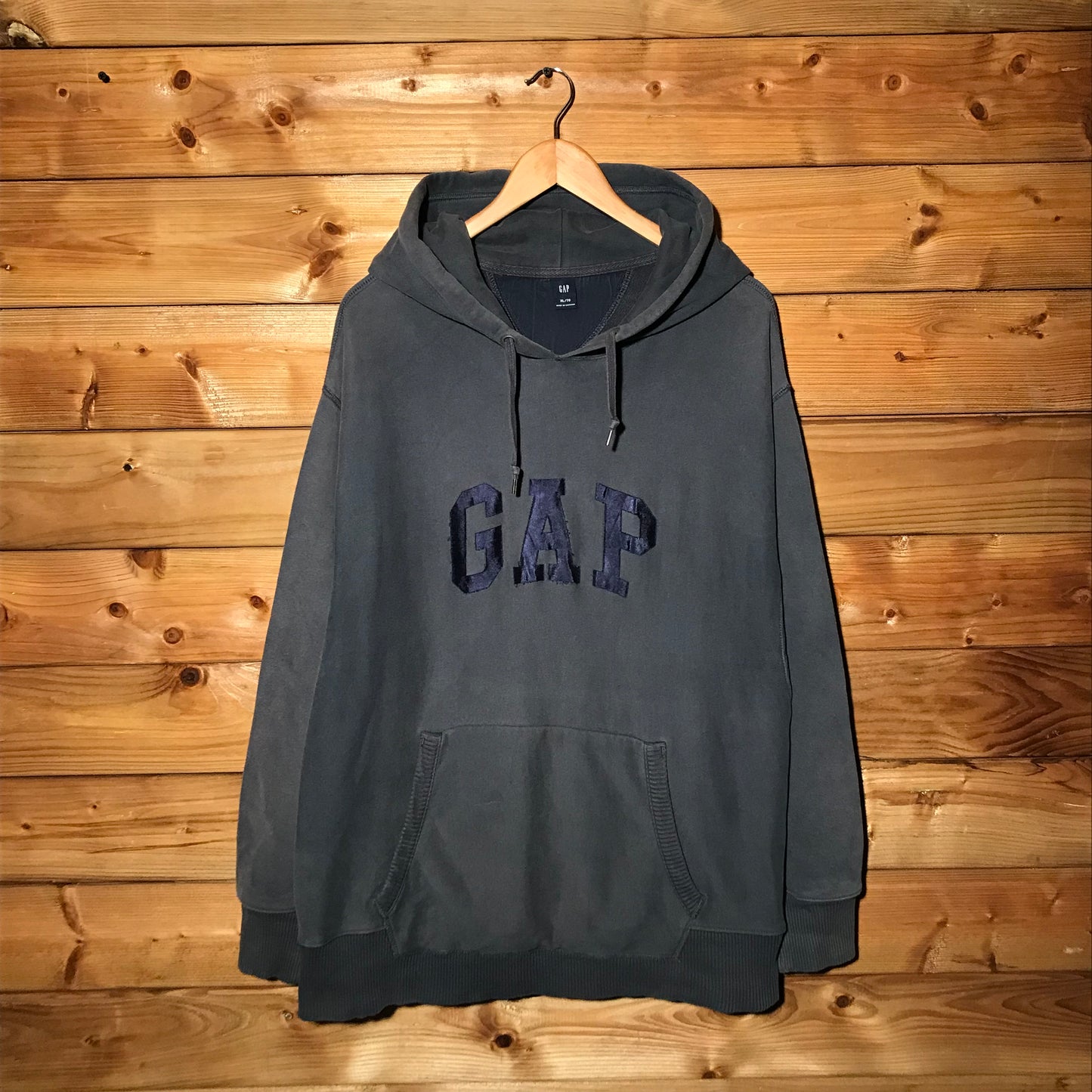 Gap Tonal Arc Spellout hoodie