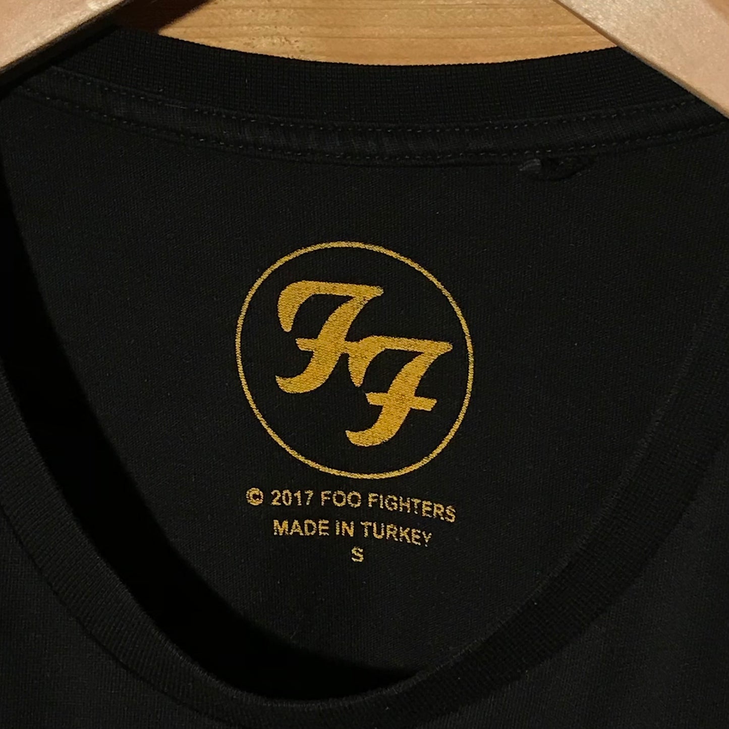 2017 Foo Fighters Centre Spellout t shirt