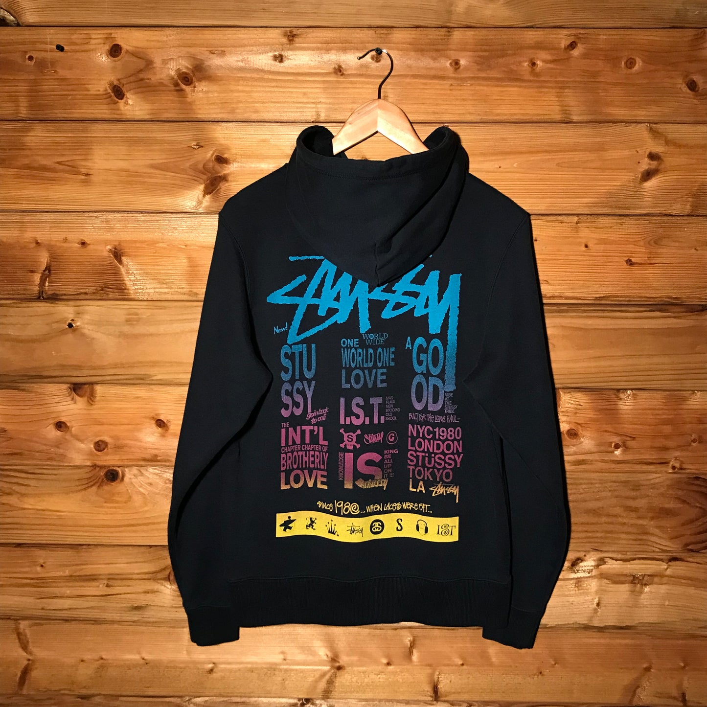 Stussy spellout outlet hoodie