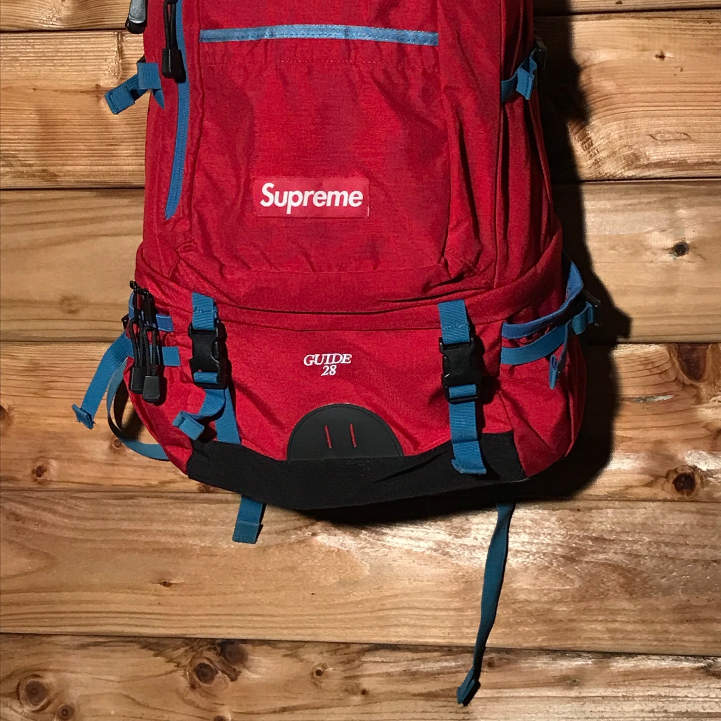 2010 Supreme Guide 28 backpack bag