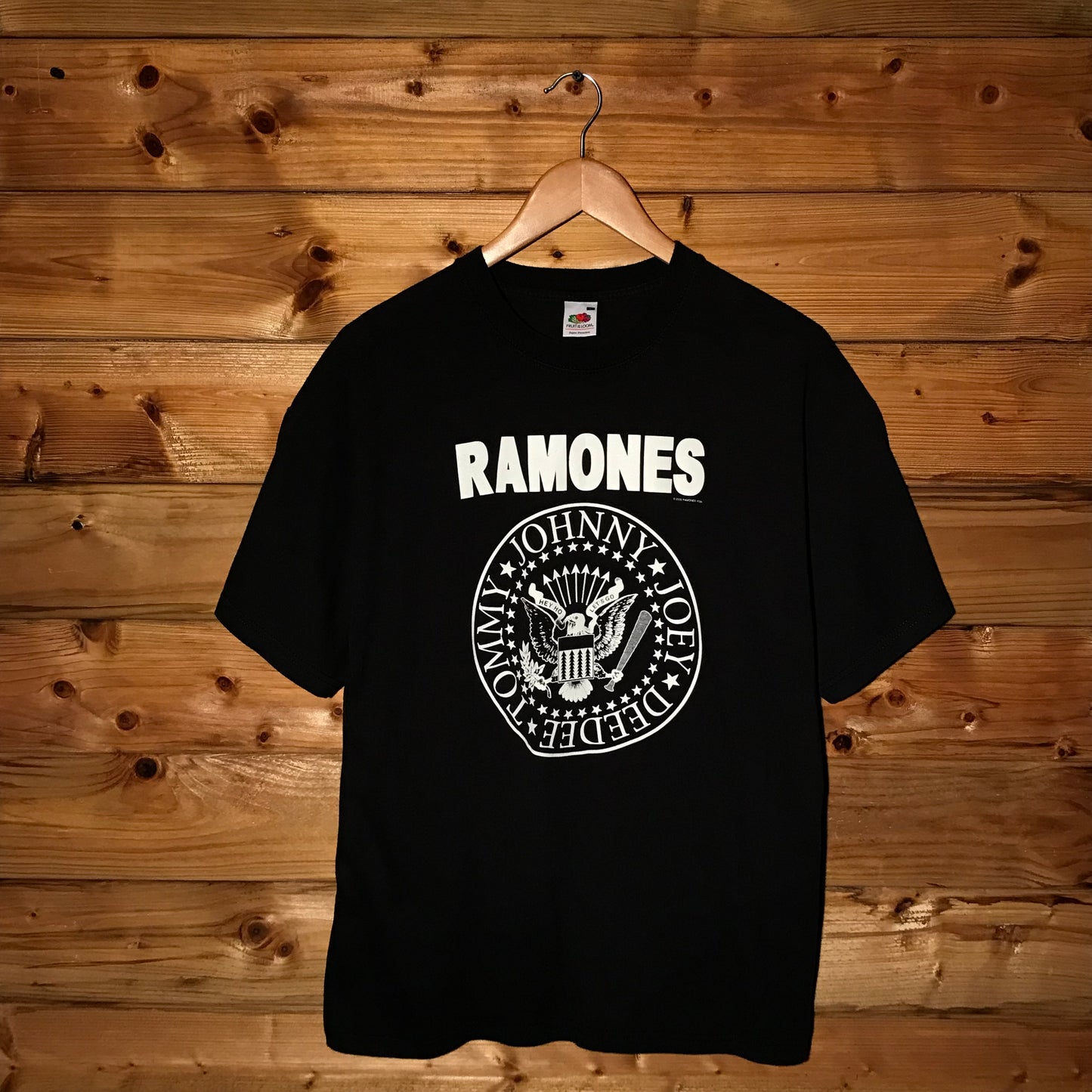 2005 Ramones Seal Stamp Spellout t shirt