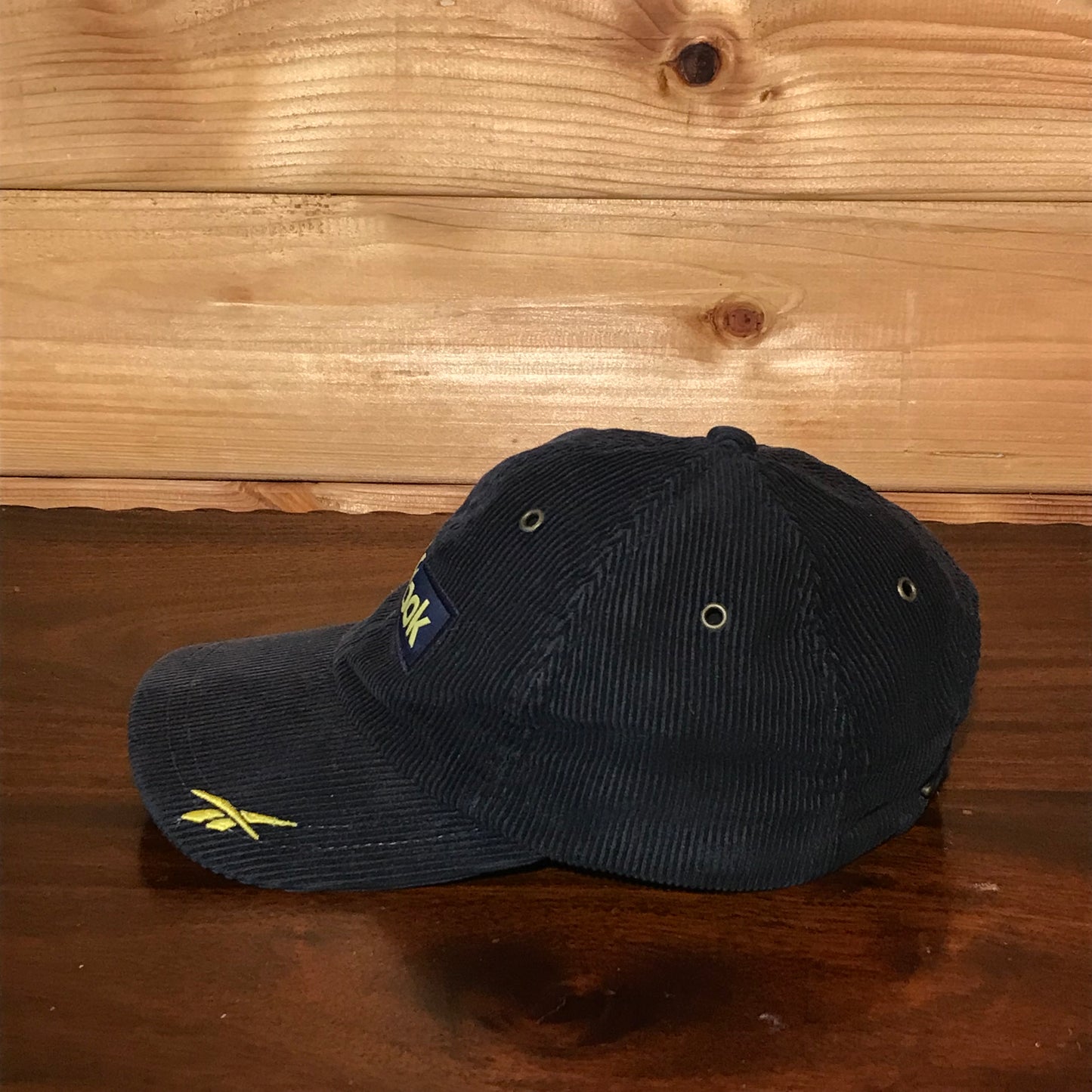 90s Reebok Centre Spellout Corduroy cap