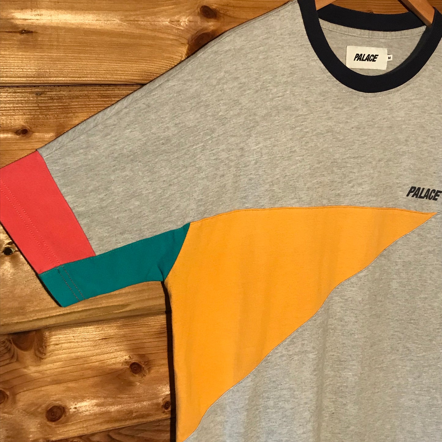 Palace Metric Abstract t shirt