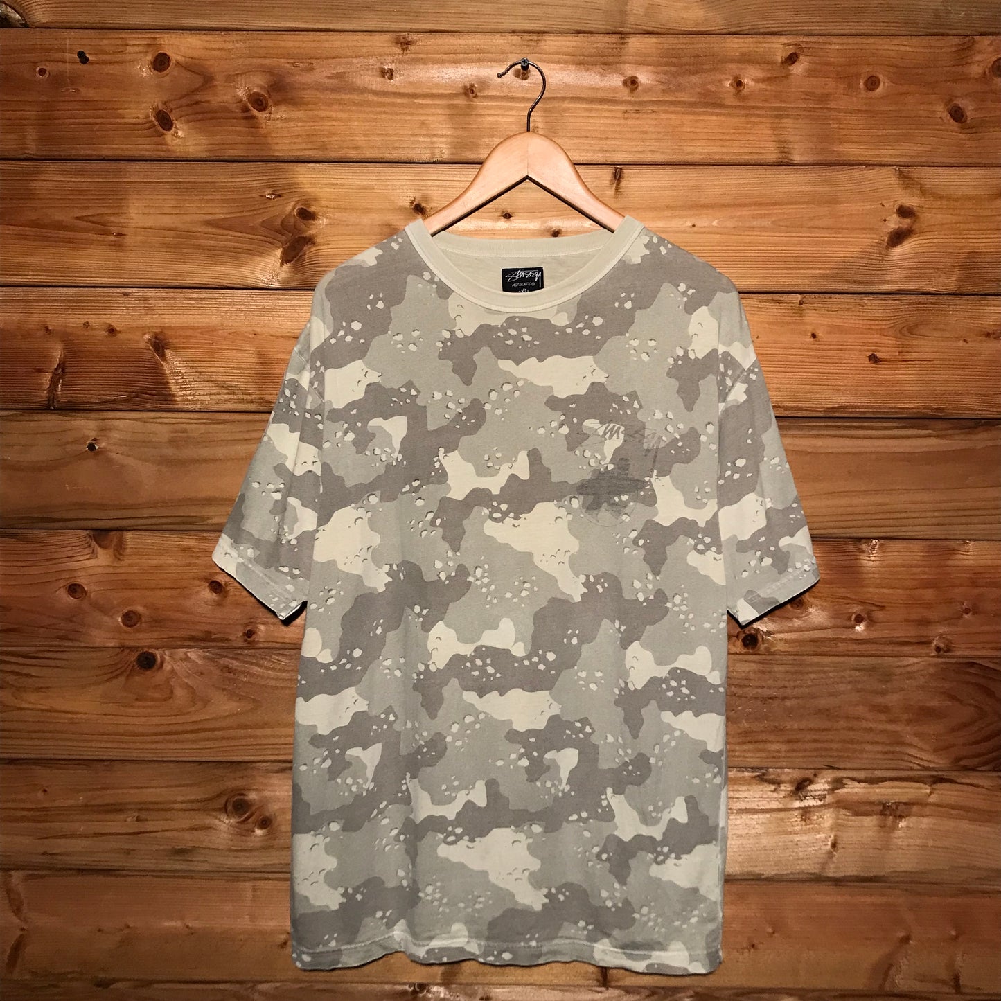 Stüssy Surfman Logo Desert Camo AOP t shirt