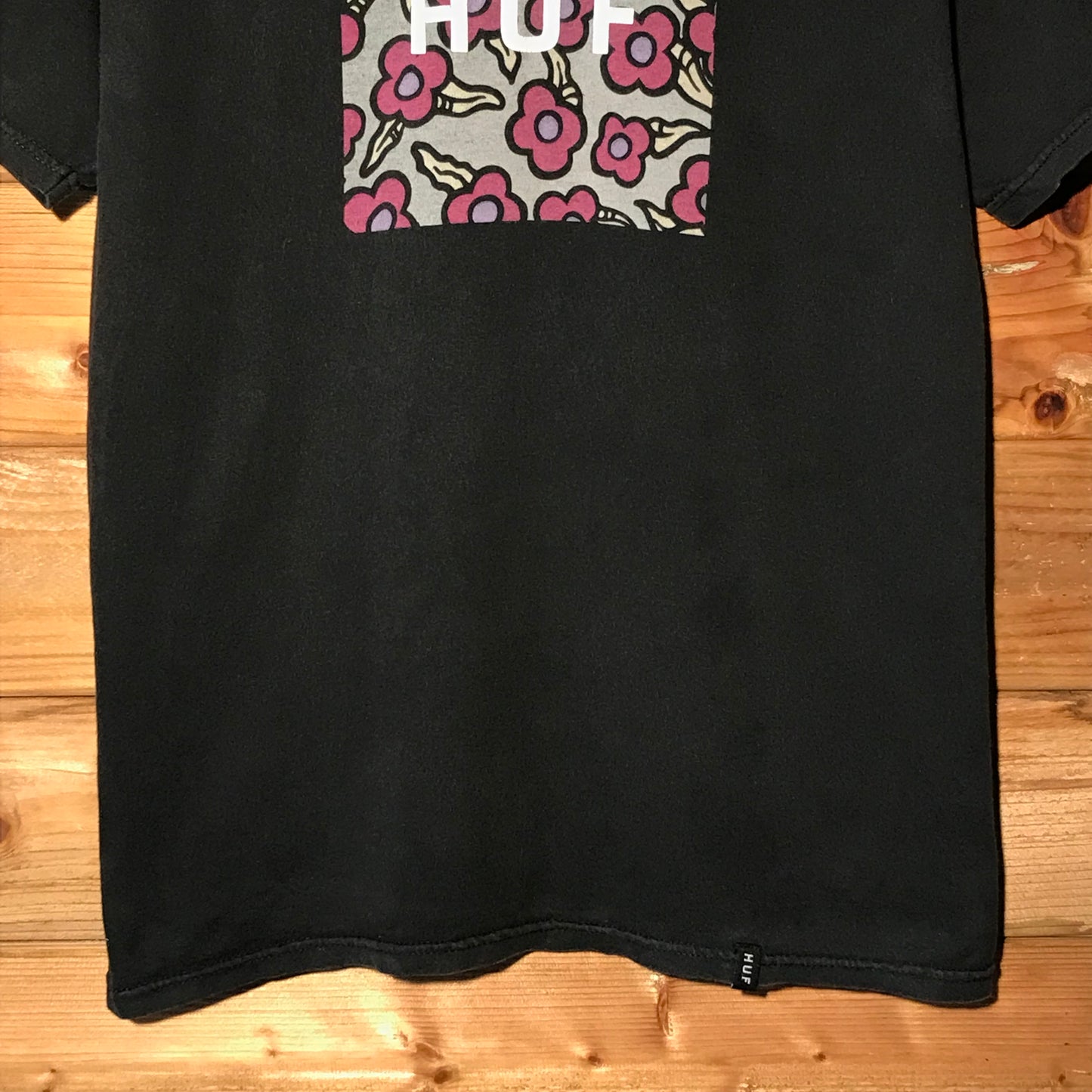 HUF x Krooked Flowers Box Spellout t shirt