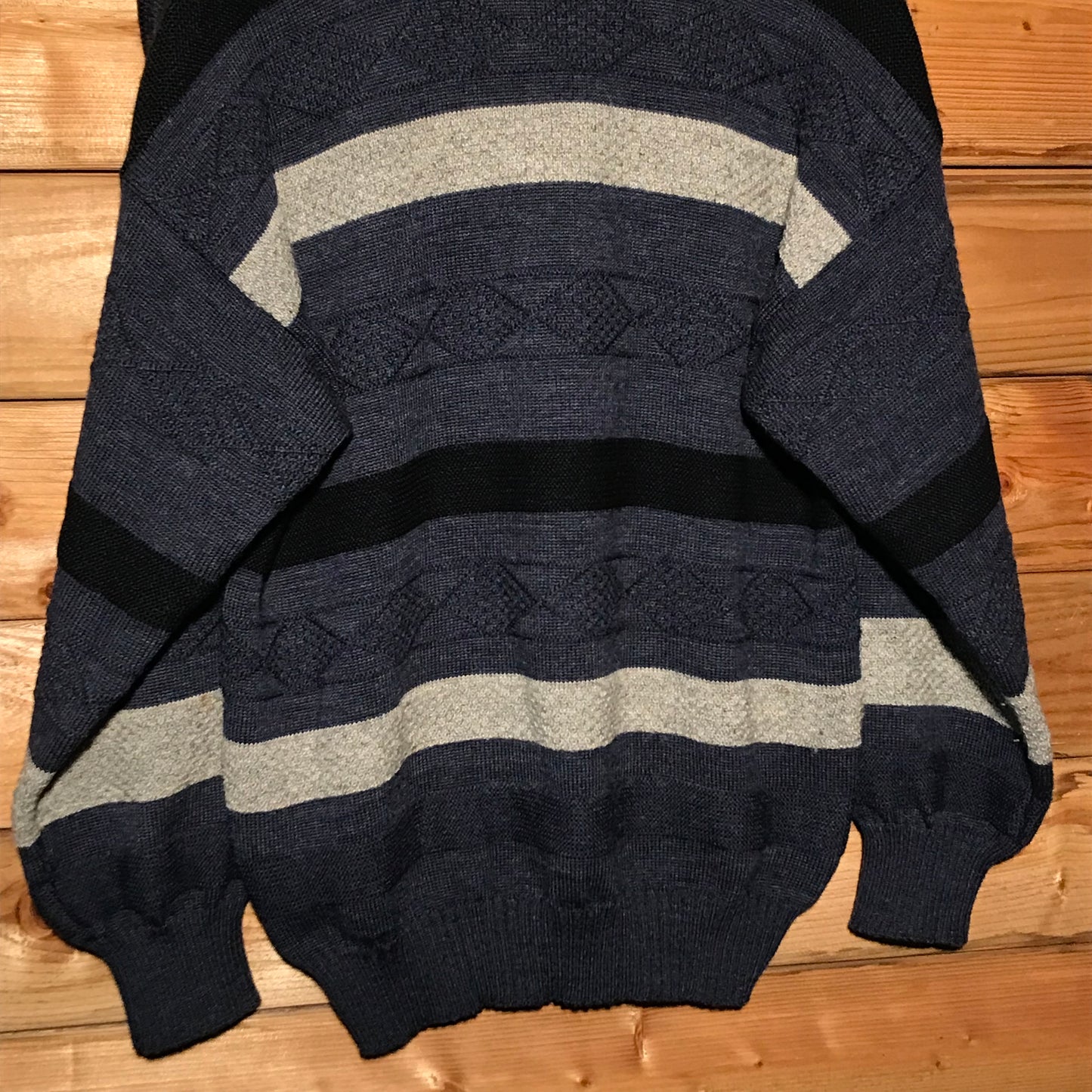 90s Burberry Knight Crest Striped knit sweatshirt