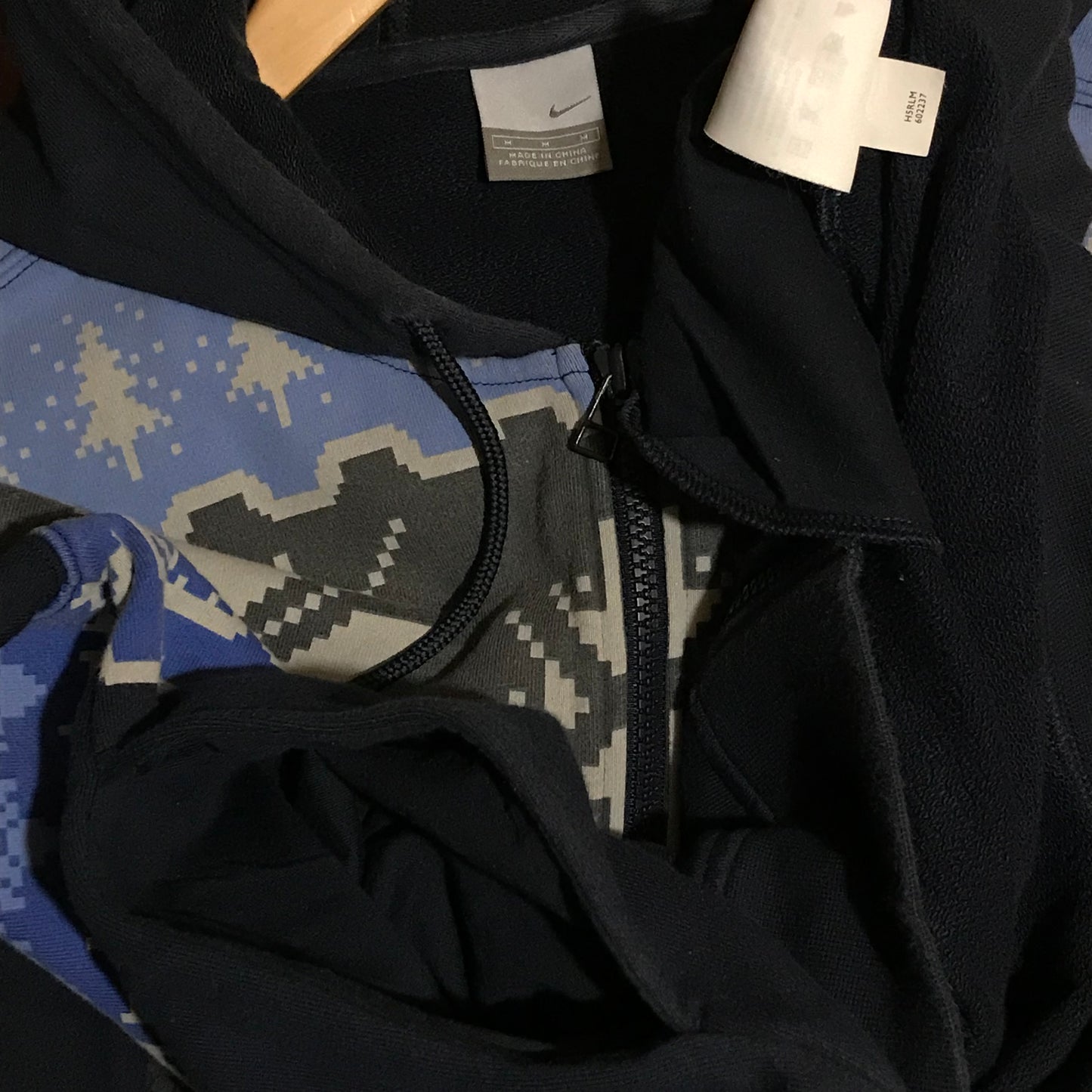 2005 Nike Christmas Pattern zip up hoodie