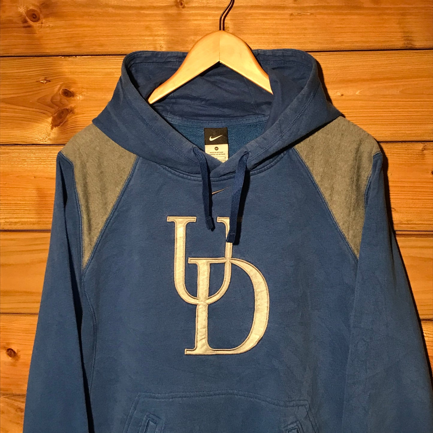 Nike Delaware Blue Hens Team hoodie