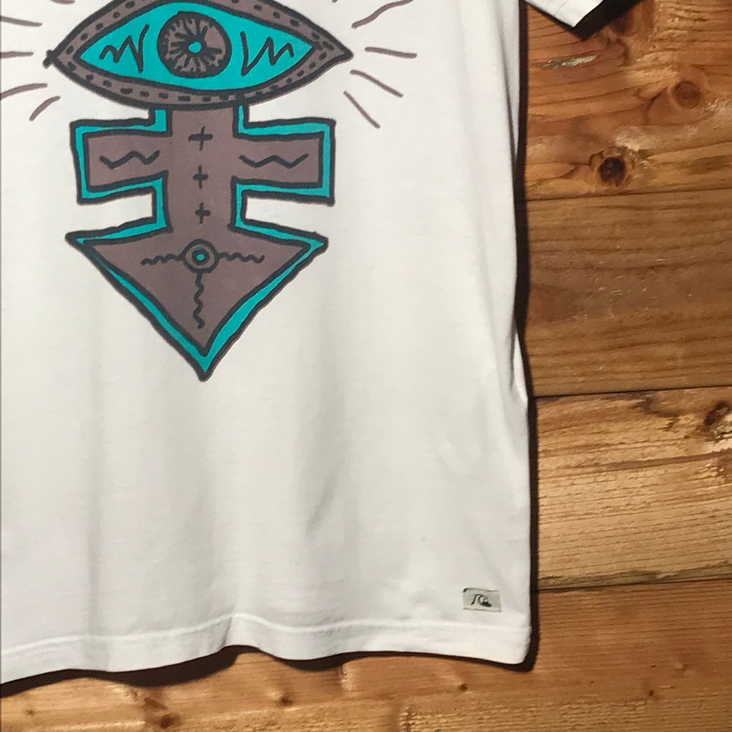 Quiksilver Abstract Eye Cross Symbol t shirt