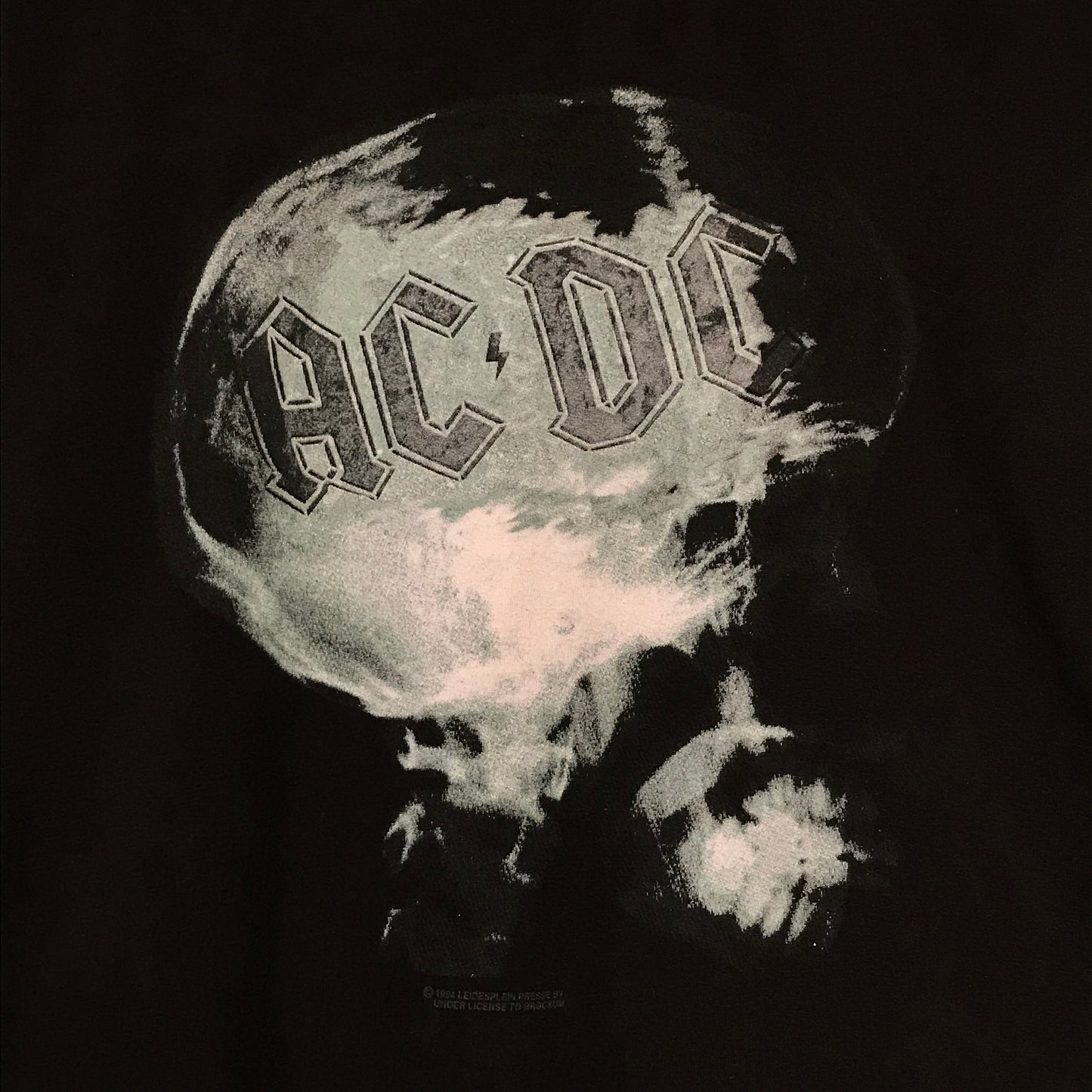 1994 AC/DC On The Brain Skull Centre Spellout t shirt