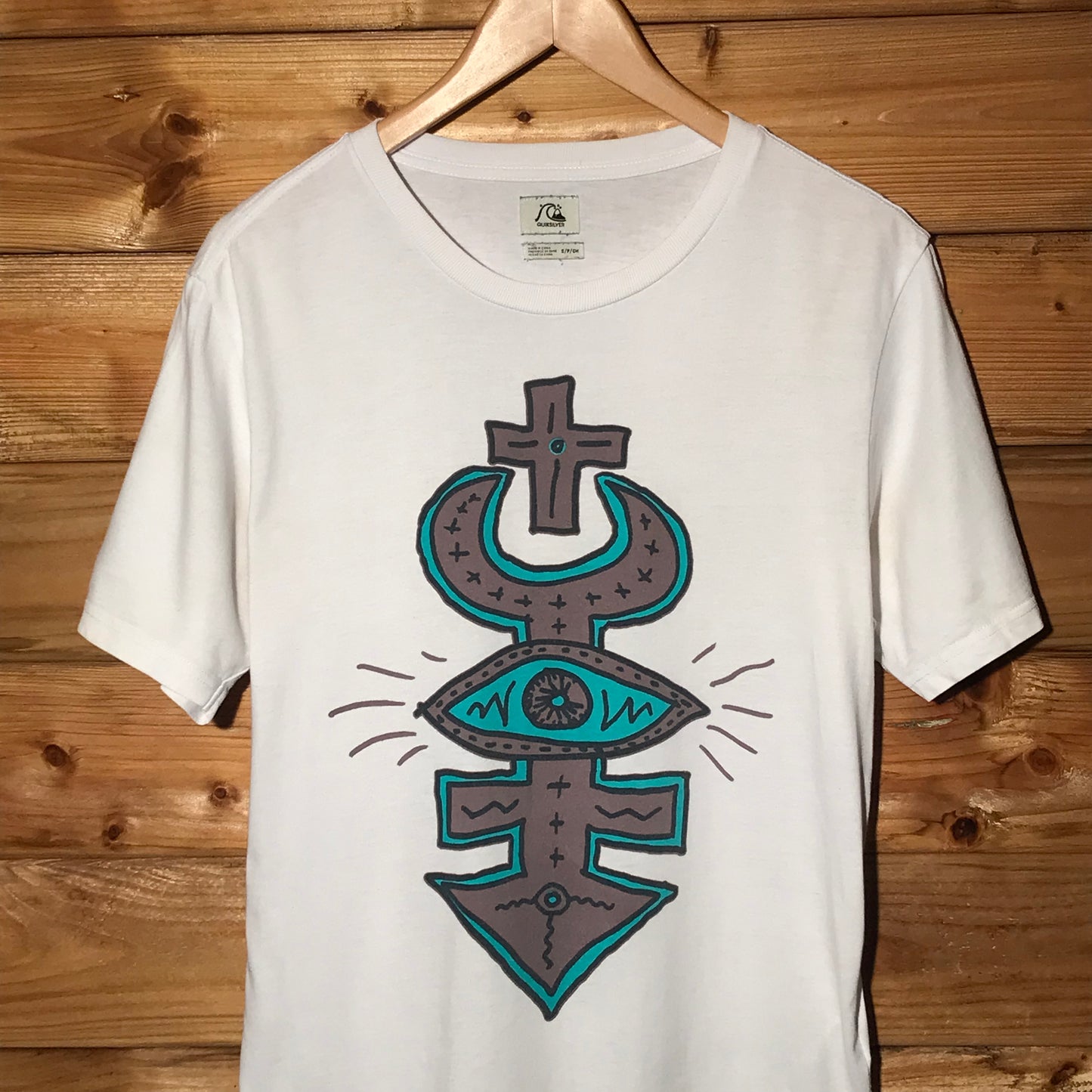 Quiksilver Abstract Eye Cross Symbol t shirt