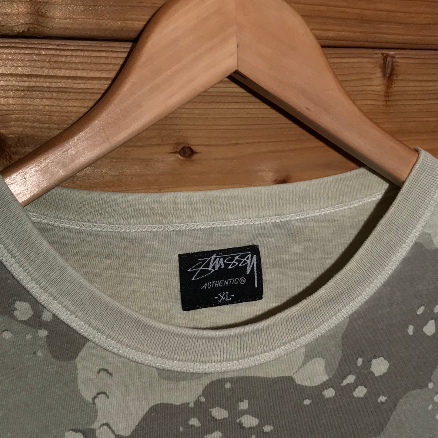 Stüssy Surfman Logo Desert Camo AOP t shirt