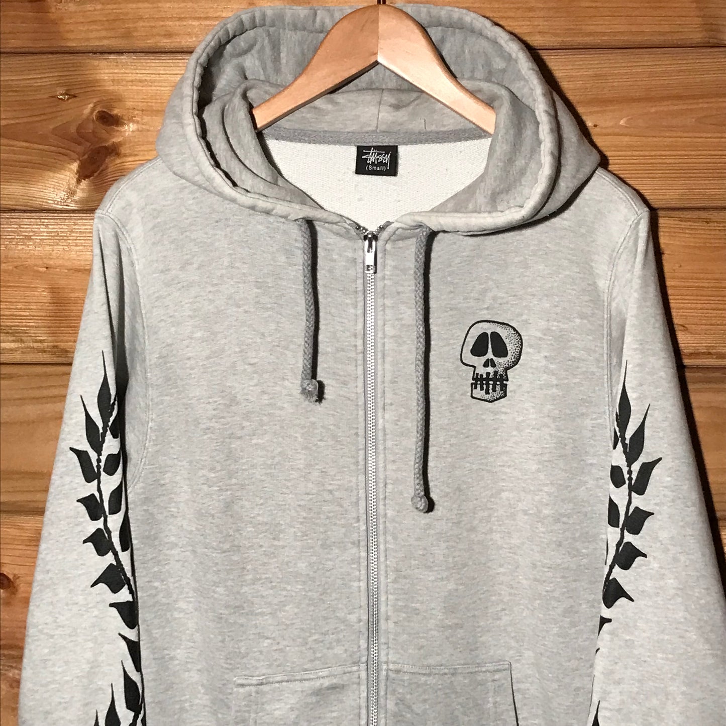 Stüssy Worldwide Spellout Floral Skull zip up hoodie