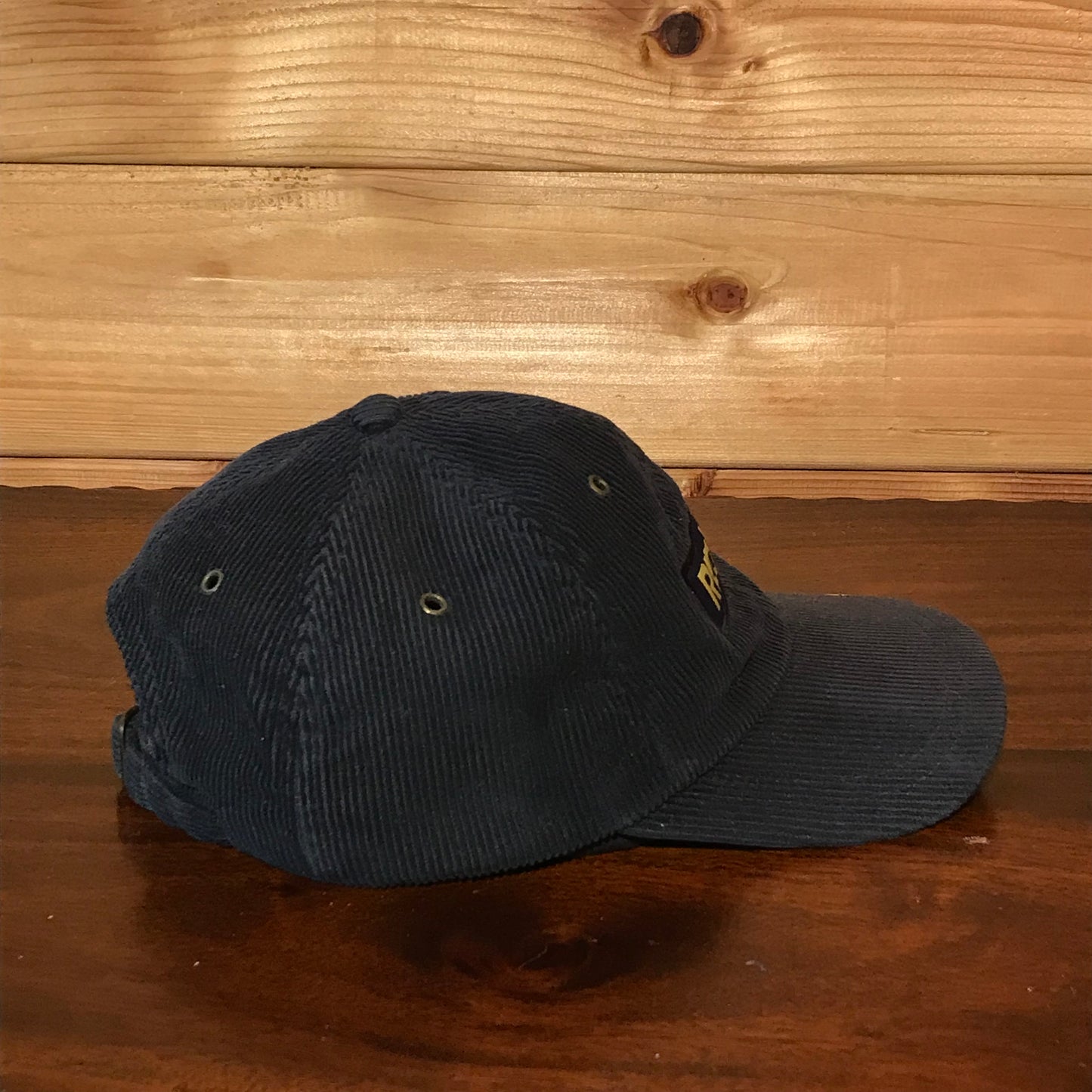 90s Reebok Centre Spellout Corduroy cap