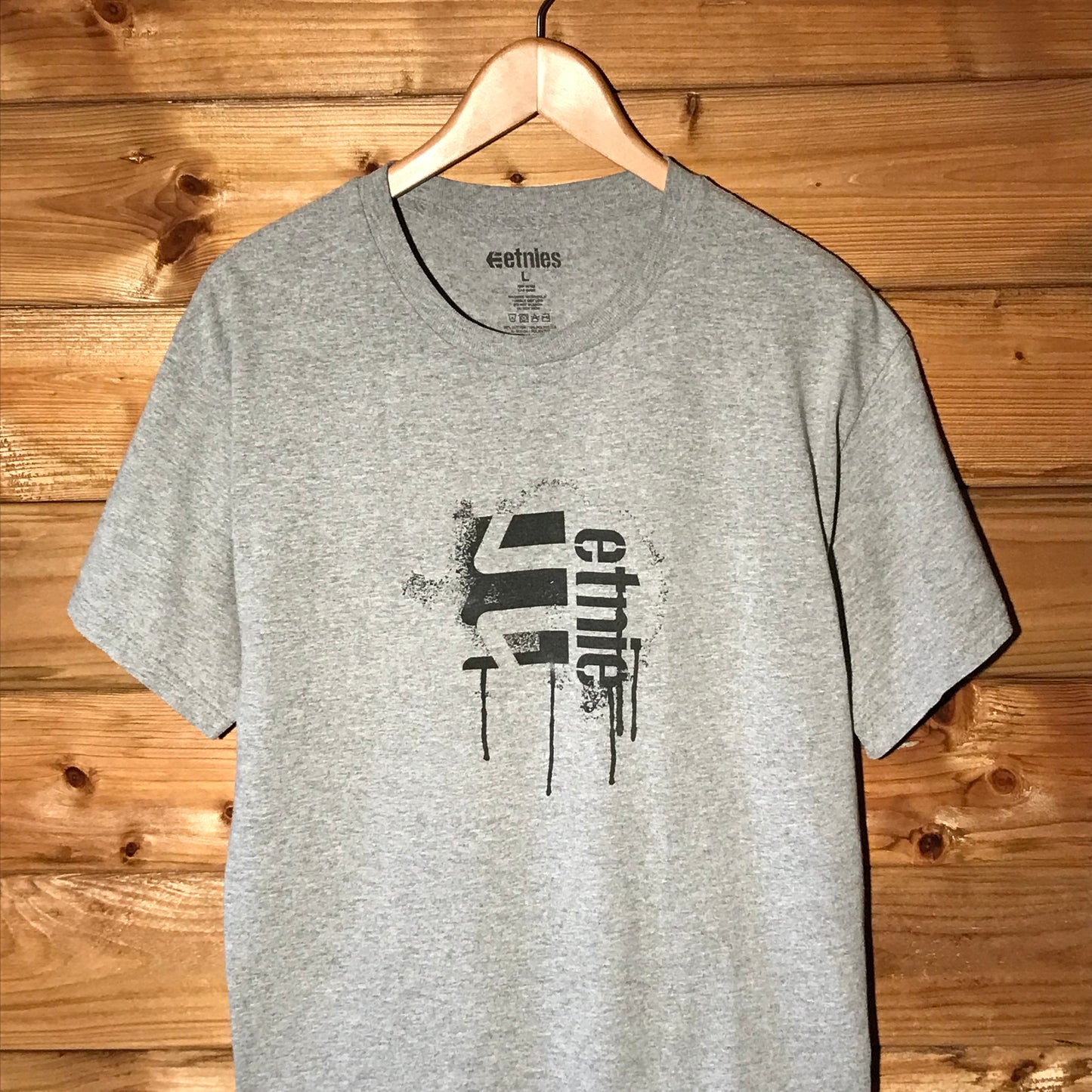 Etnies RP Arrow Centre Spellout t shirt