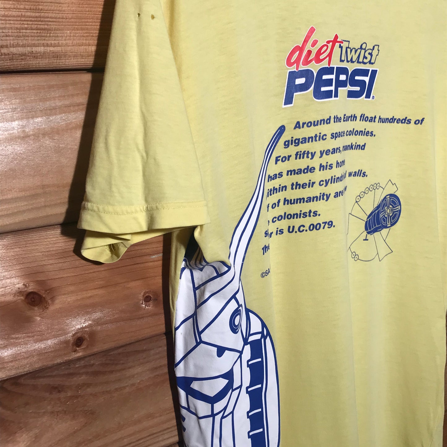 2004 Pepsi Twist x Gundam t shirt