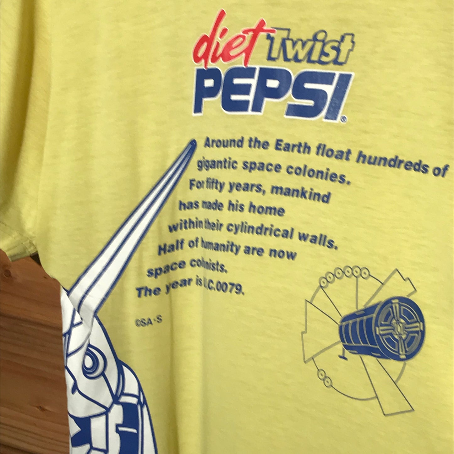 2004 Pepsi Twist x Gundam t shirt