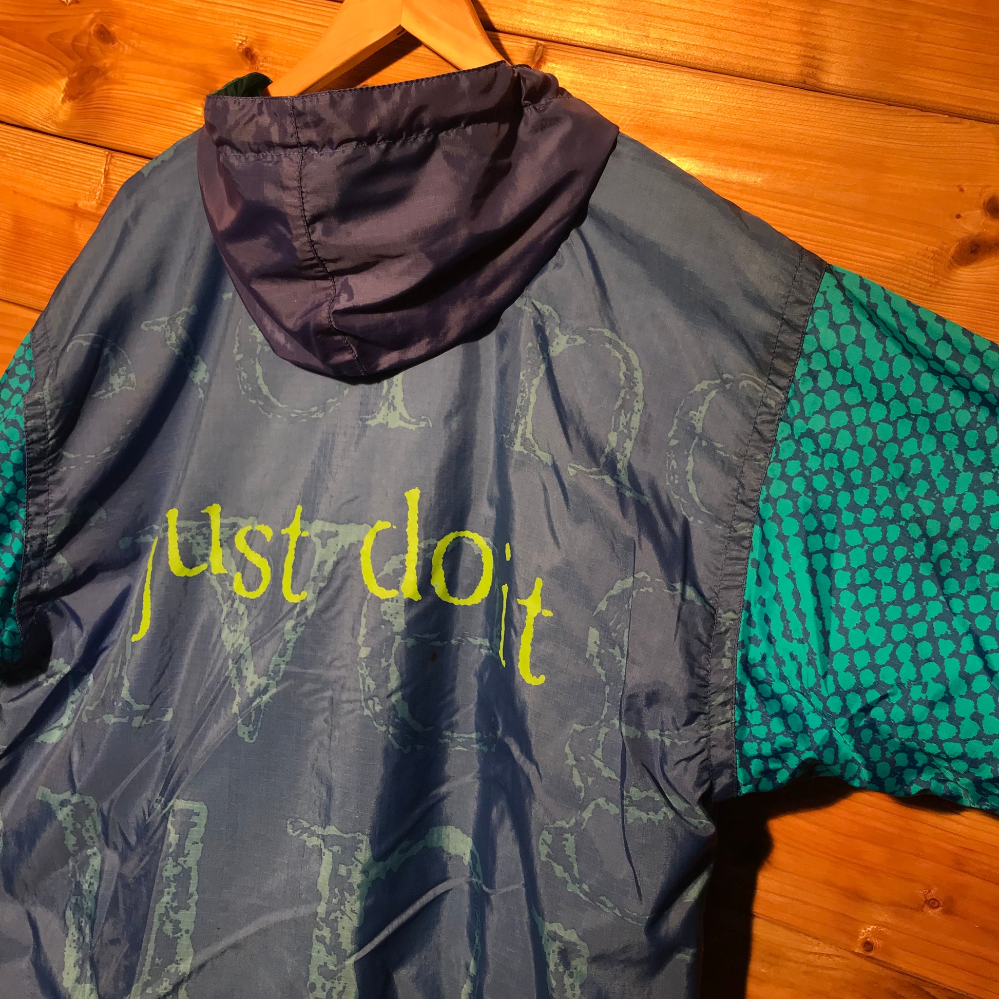 Just do it online windbreaker