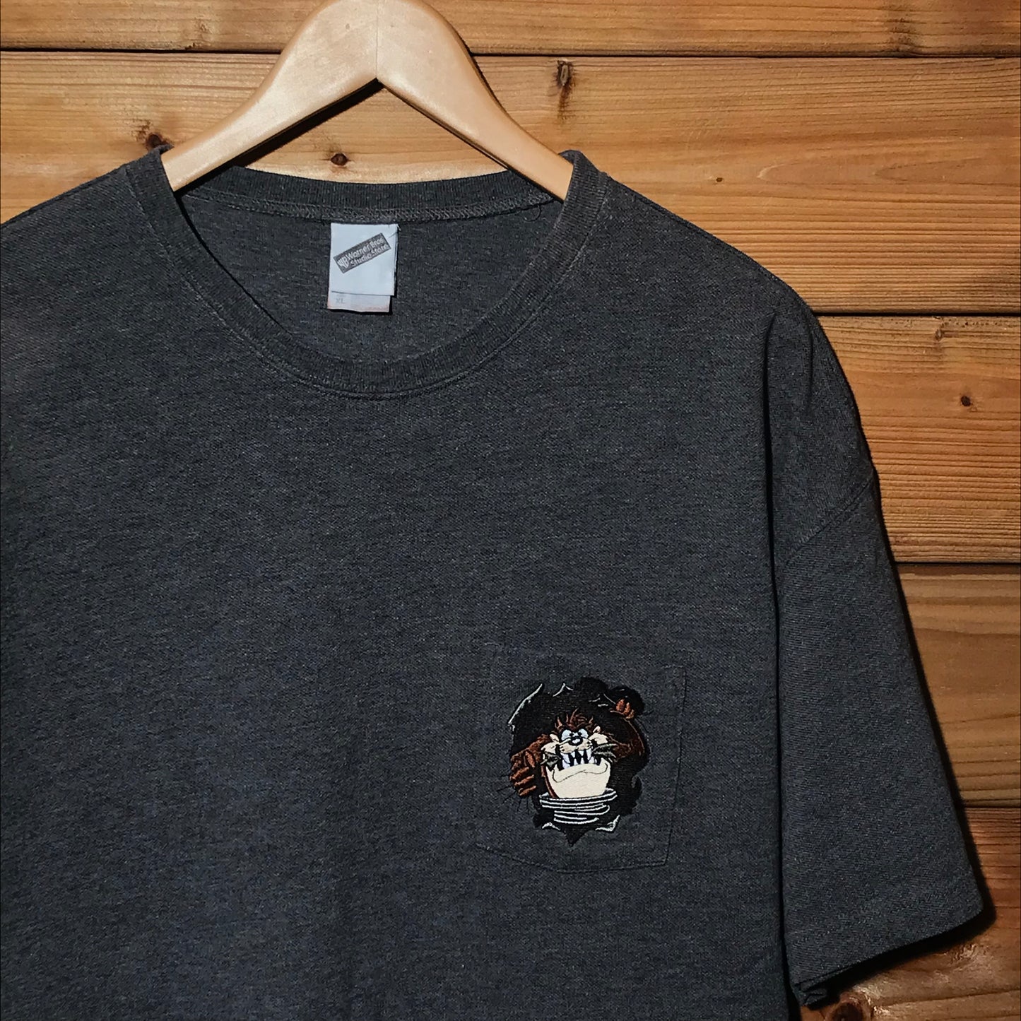 2000 Looney Tunes Tasmanian Devil pocket t shirt