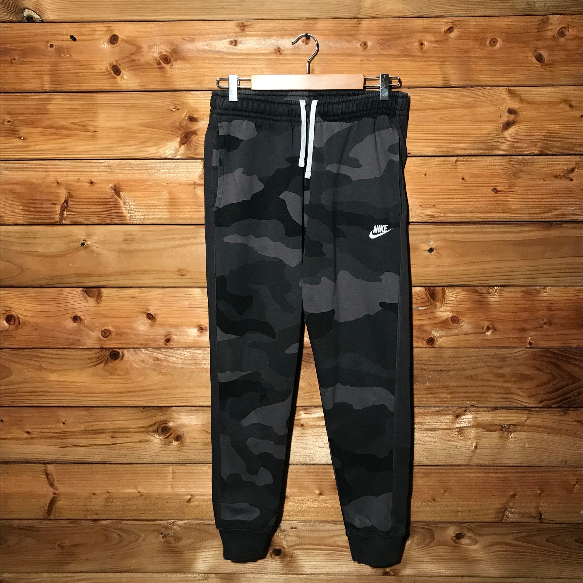 Nike sales camouflage sweatpants