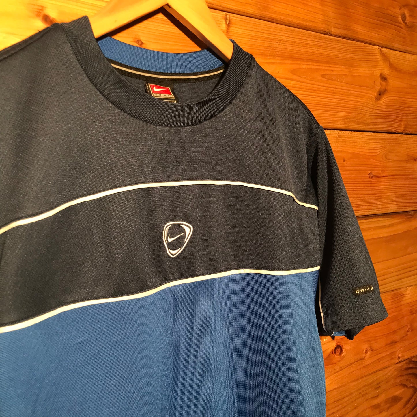 Nike Team Piping t shirt