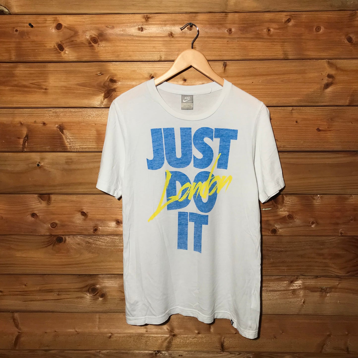 Nike Slogan London t shirt