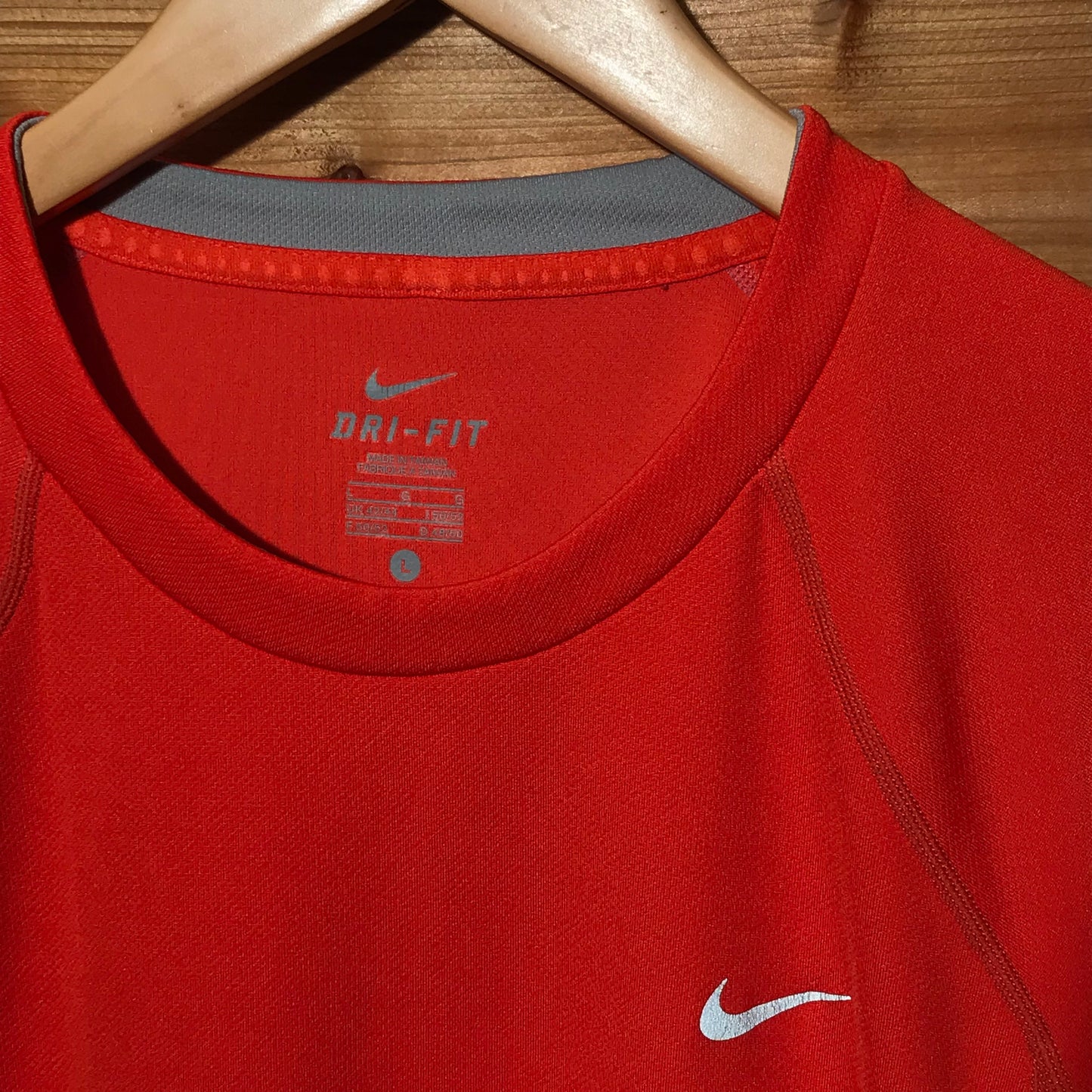 Nike Piping Neon t shirt