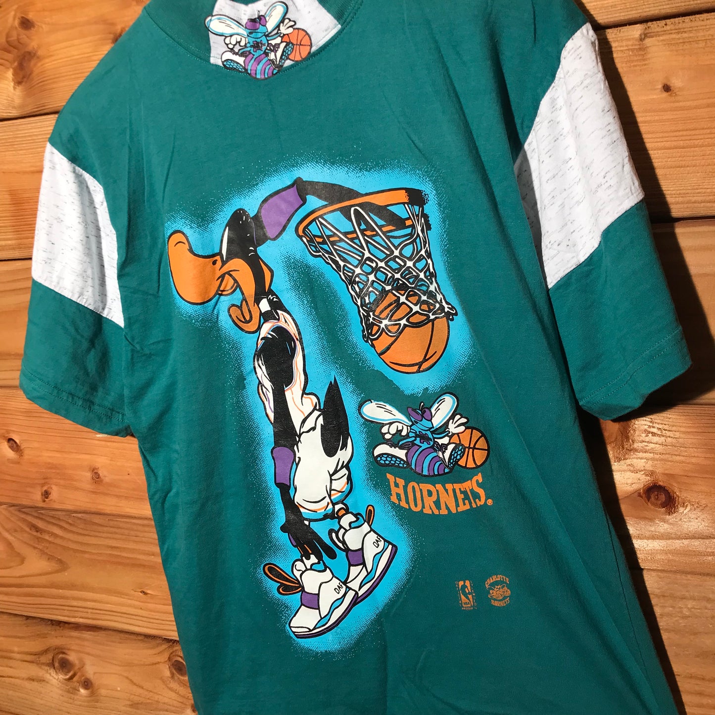 1994 Looney Tunes Daffy Duck Charlotte Hornets NBA t shirt