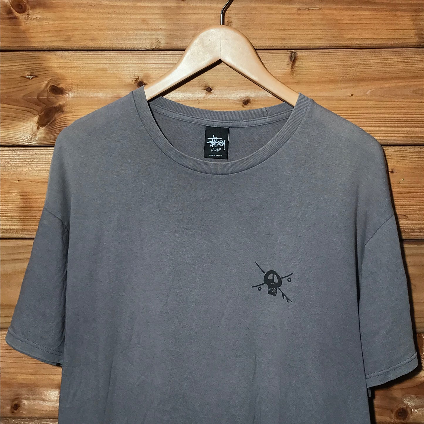 Stüssy Honolulu Crossbones t shirt