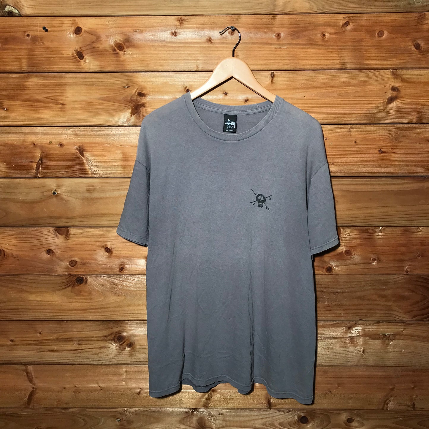 Stüssy Honolulu Crossbones t shirt