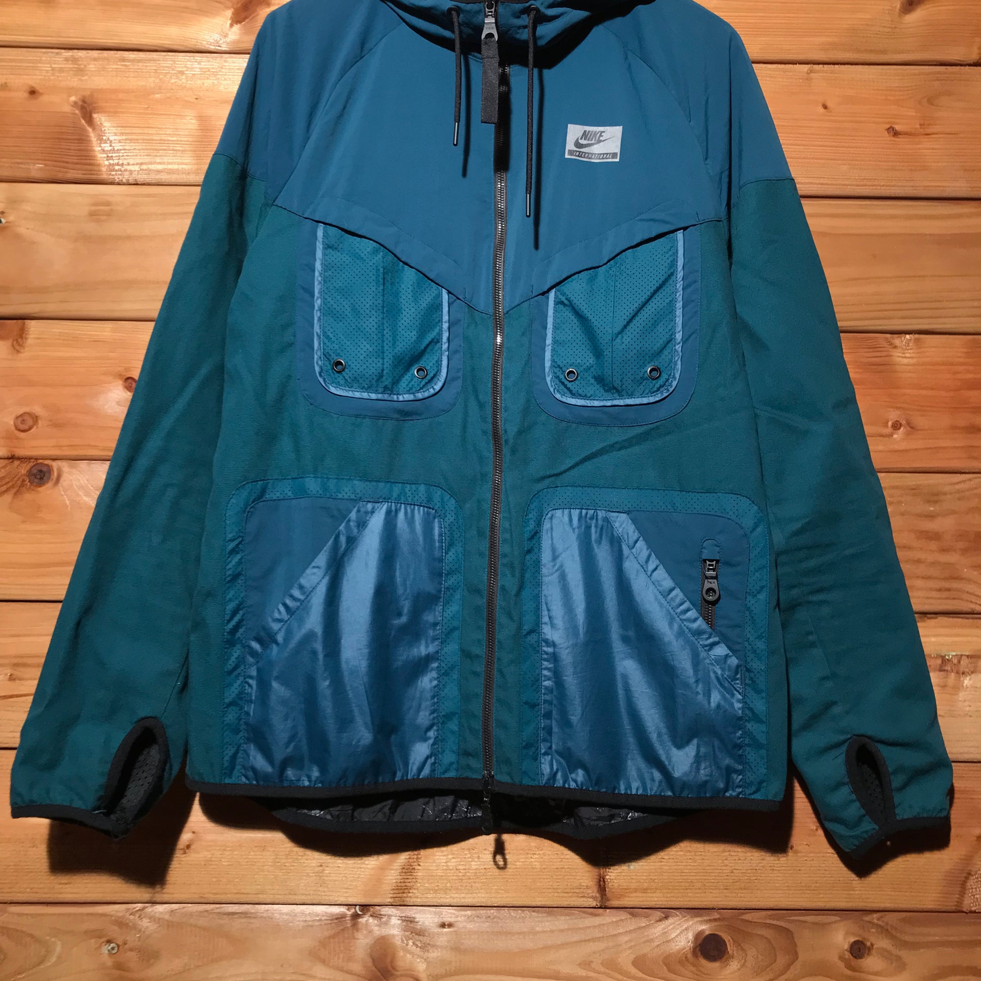 Nike International Windrunner Technical jacket HeresWear